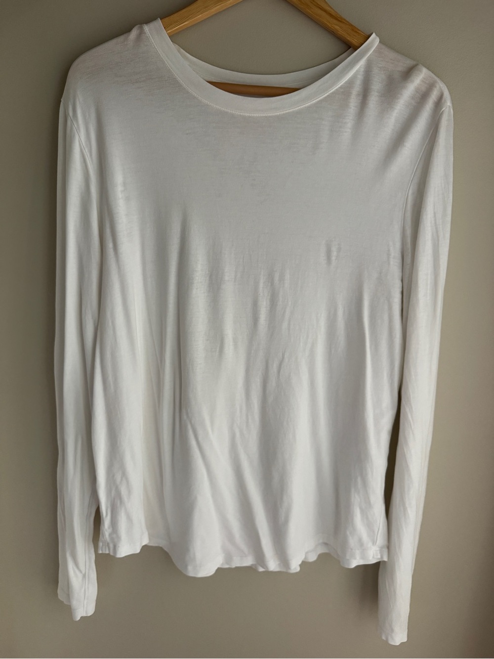 Lululemon Women's White Long-Sleeve Crew Shirt